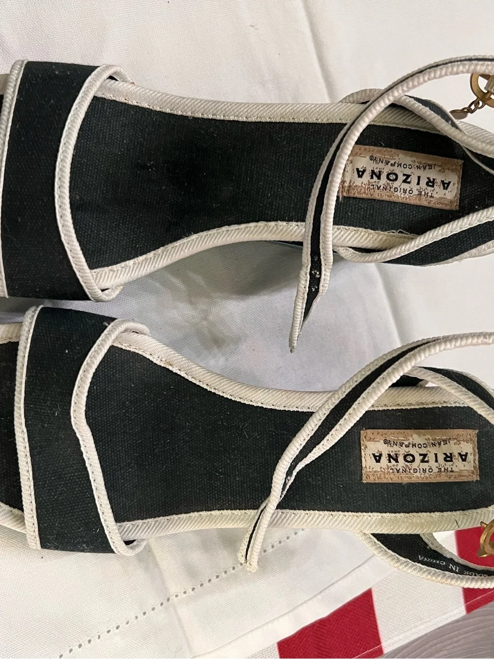 Arizona Womens 9 Navy Blue White Wedge Sandals Ankle Strap Colorblock